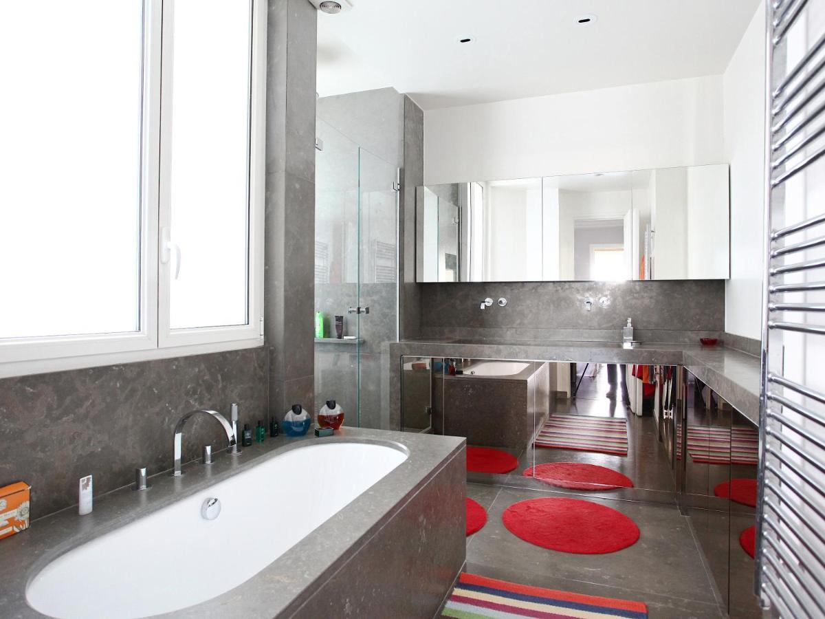 Outstanding 2 Bedrooms With A Terrific Eiffel Tower View Paris Eksteriør bilde